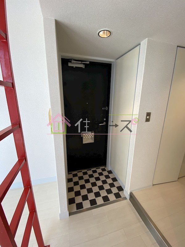 トラスティーコート 玄関