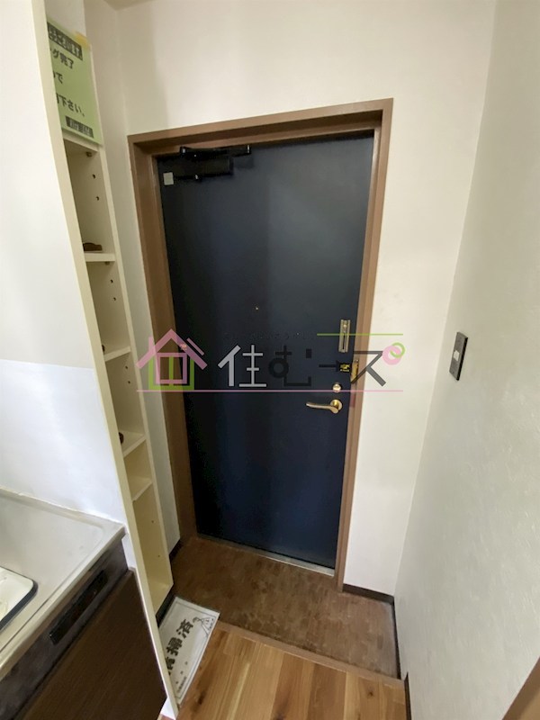 ロイヤルヴィラ昭和町 玄関