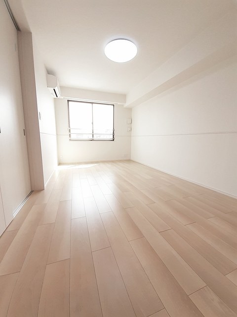 ケーズコート　鶴原Ⅲ リビング