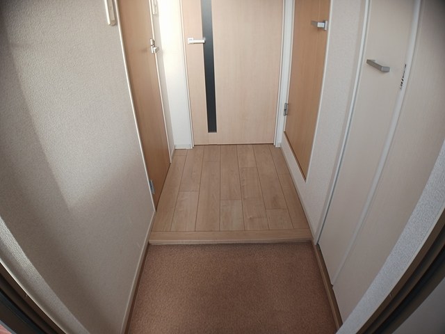 ステュ－ディオ招提 玄関