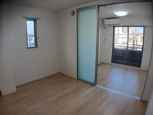 ステュ－ディオ招提 リビング