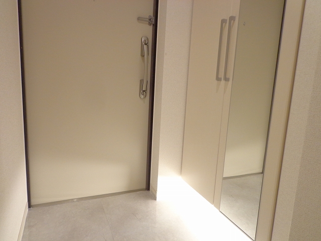 アルンドーインディカ　茨木 玄関