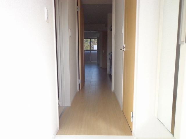 西田中ヒルズ 玄関