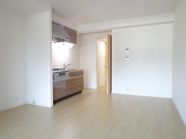 西田中ヒルズ リビング