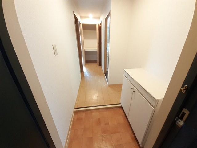 フリーダム中村 玄関