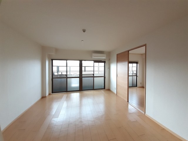 フリーダム中村 リビング