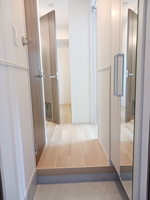 ラグーナ　ルカ 玄関