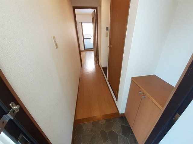 アヴィテ・エイト 玄関