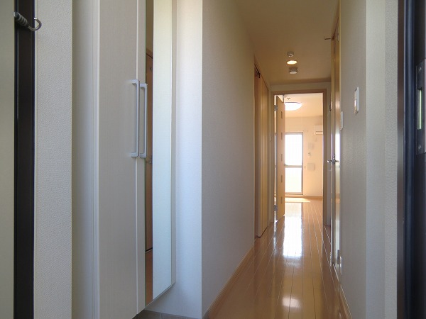 クラシェス尼崎 玄関