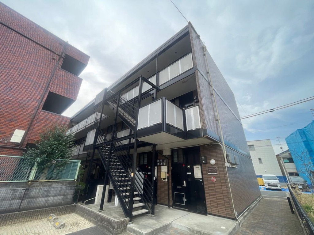 レオパレスネスト中百舌鳥 外観