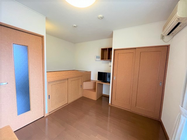 レオパレスポム・ド・テール ベッドルーム