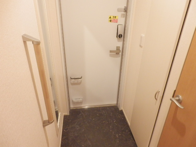 クレイノアズール 玄関