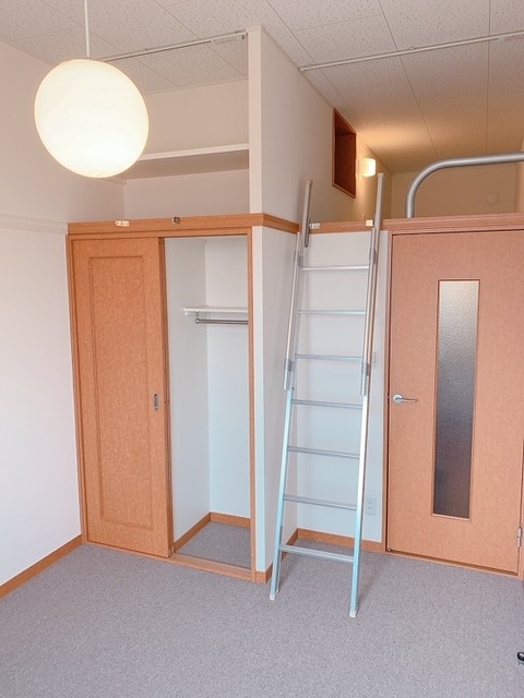 レオパレスパッシィオーネ ベッドルーム