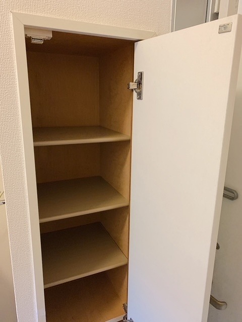 レオパレス高友 玄関