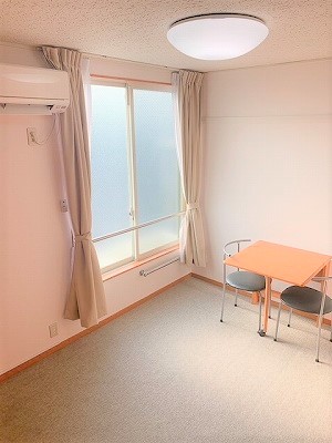 レオパレス高友 リビング