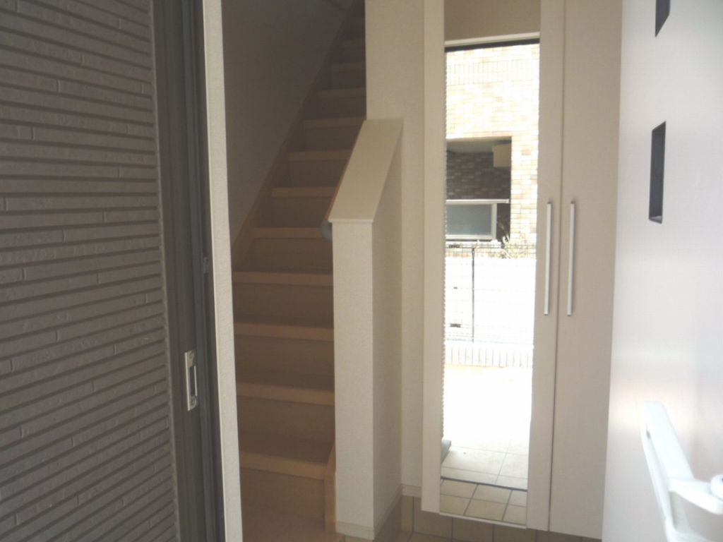 コート向田 玄関