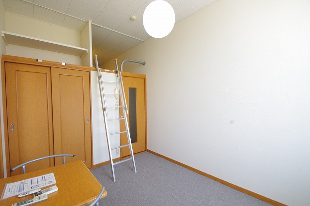 レオパレス藤井 ベッドルーム