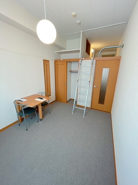 レオパレス苦楽園 ベッドルーム