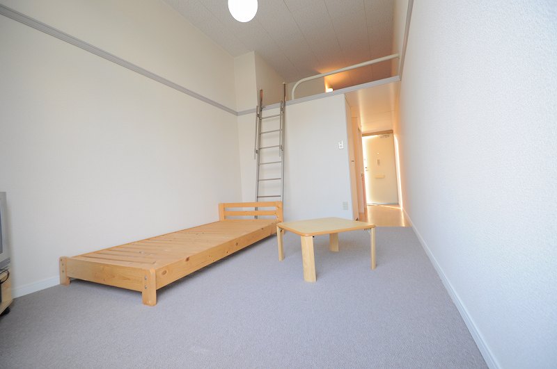 レオパレス加島 リビング