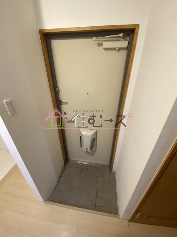 シャトー京橋 玄関