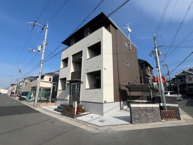 プログレＮ&theta; 外観