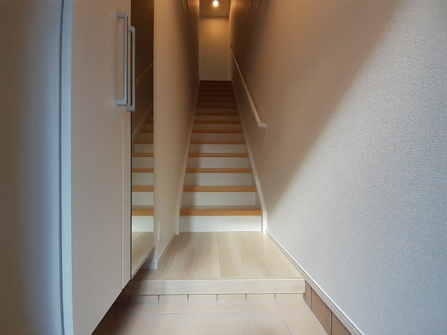 パール・トゥ・シャイン恵梨 玄関