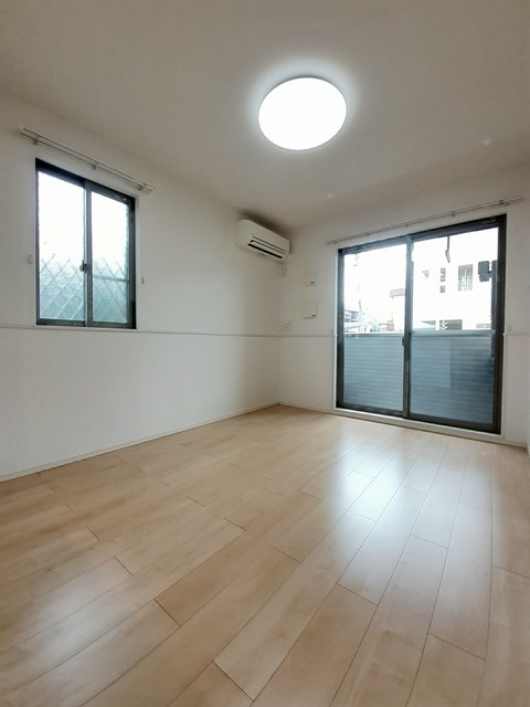 ヴィラ　サブリナ リビング