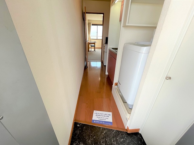 レオパレスベアフルーツ 玄関