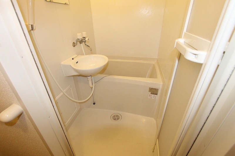 レオパレスベアフルーツ 風呂画像