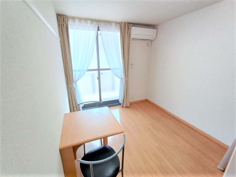 レオパレスいえぷり リビング