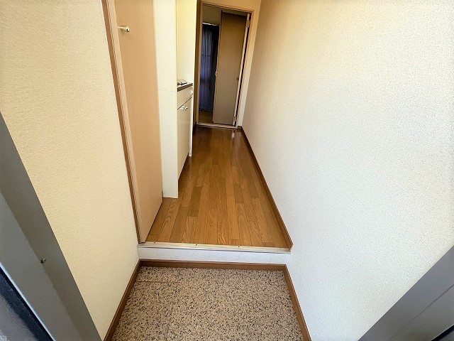 レオパレスヤマト 玄関