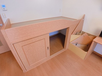 レオパレスコンフォート安倉 ベッドルーム