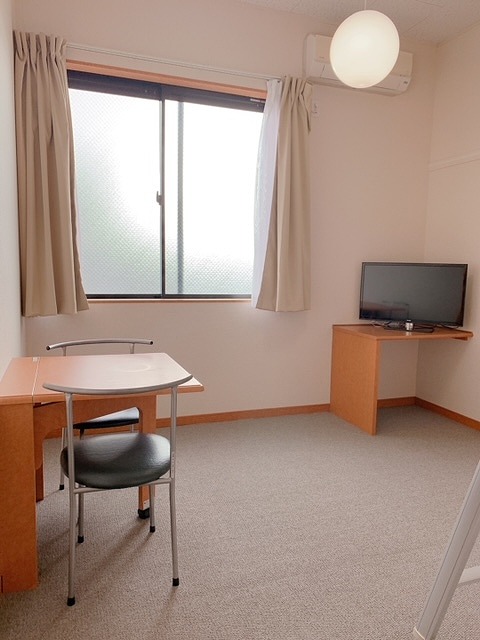 レオパレス堤ＭＮ　Ⅰ リビング