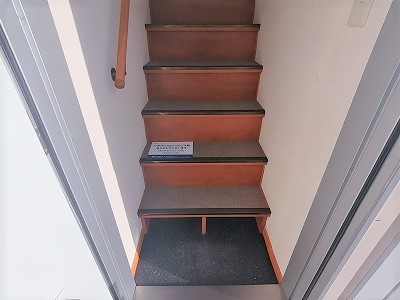 レオパレスグリーンアベニュー 玄関