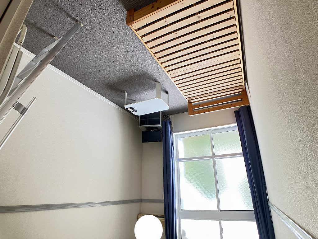 レオパレス花つるみ リビング