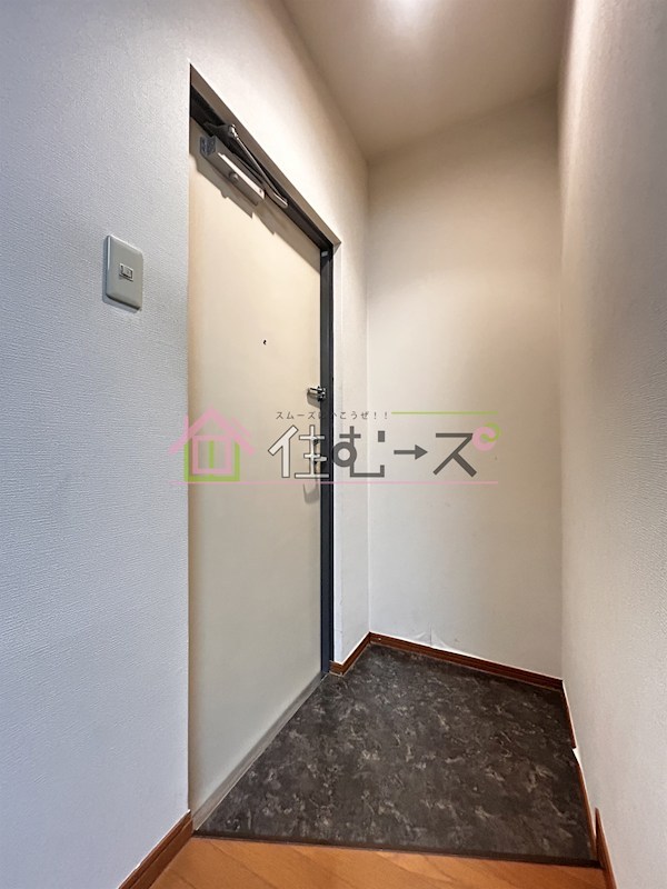 アバンス南市岡 玄関