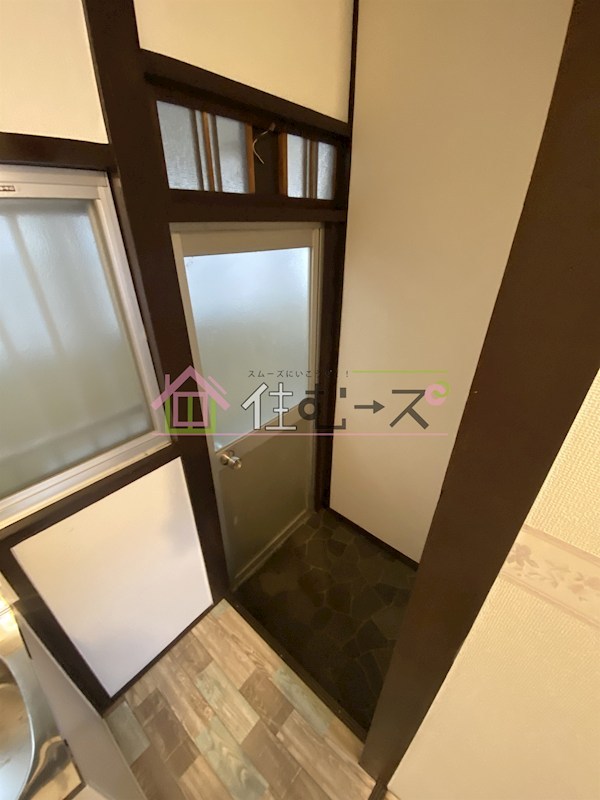 ホワイトハイツ加美 玄関
