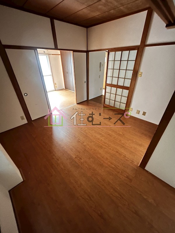 グローバルハイム三先 リビング