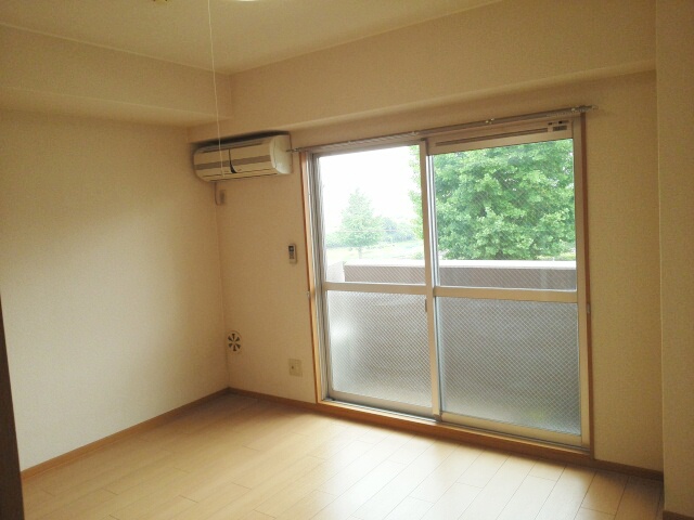 ミラン・ロワイヤルⅡ その他1