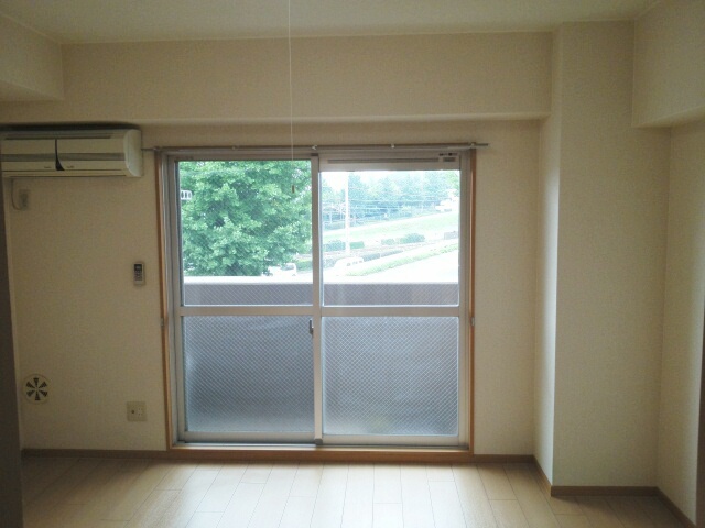 ミラン・ロワイヤルⅡ リビング