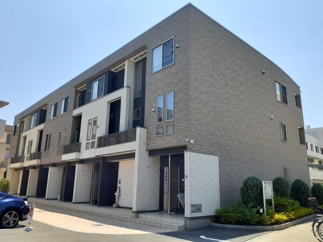 オーセンティック４ 外観