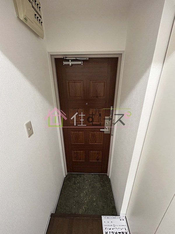 パラドール北加賀屋 玄関