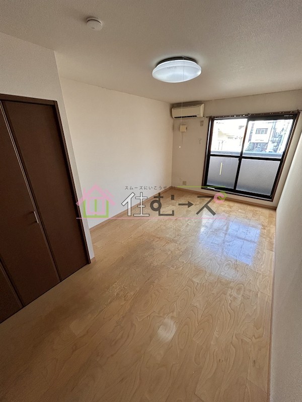 ローズ・メイ ベッドルーム