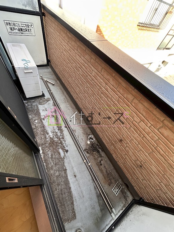 ローズ・メイ ベランダ