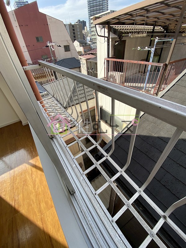 大宝　谷六ロイヤルハイツ ベランダ