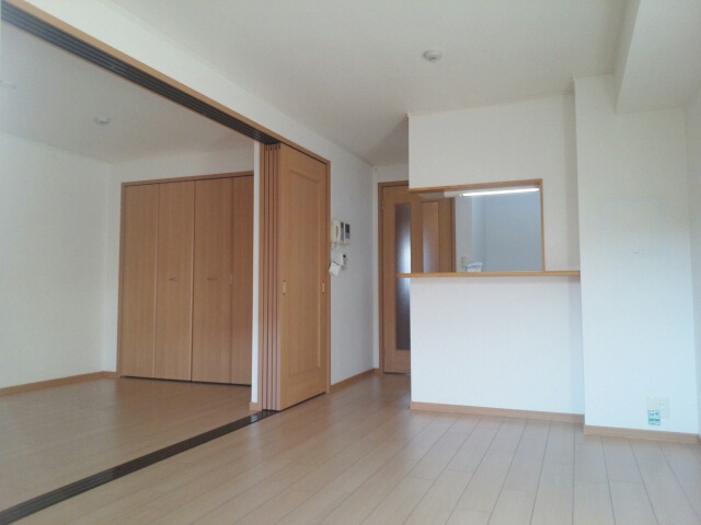 インヴィテ・ボヌ－ルⅡ番館 リビング