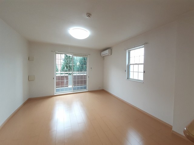 サンハイツ北六甲四番館 リビング