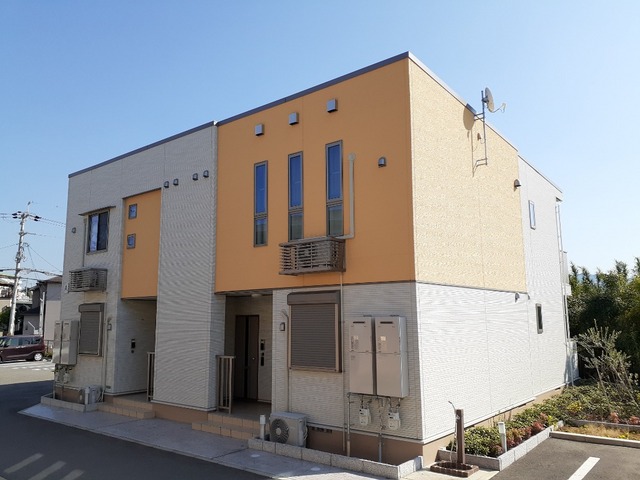 カンファーツリーＡ 外観