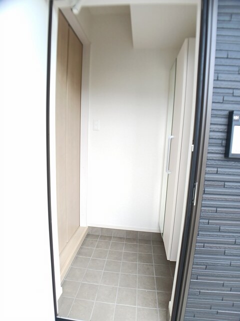 フォンターナ西大路 玄関