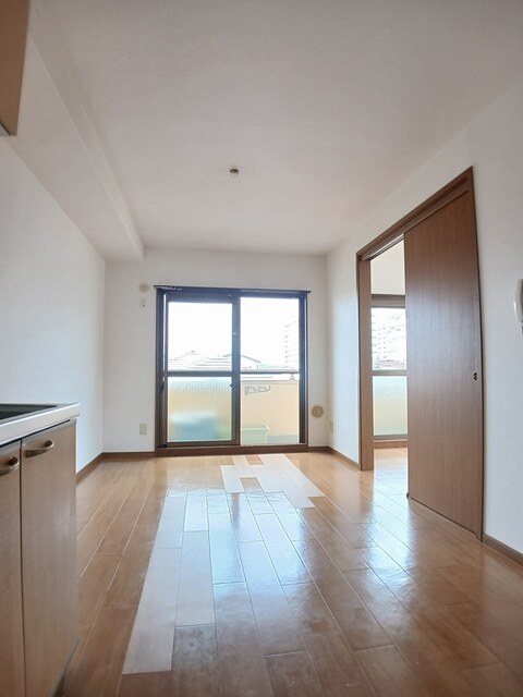 ヴィヴィッド リビング